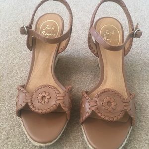 Like new! Size 6 Jack Rogers